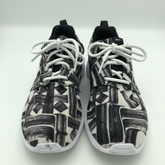 Women's Nike Roshe One Print Shoes 6.5 - Picture 2 of 7